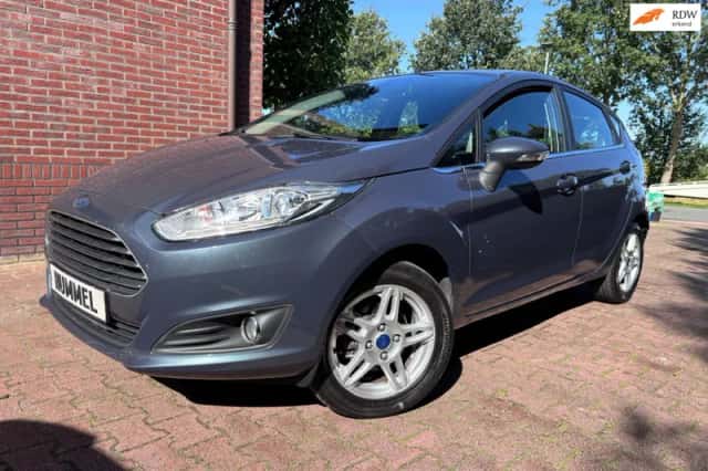 Ford Fiesta (2014) thumbnail 1