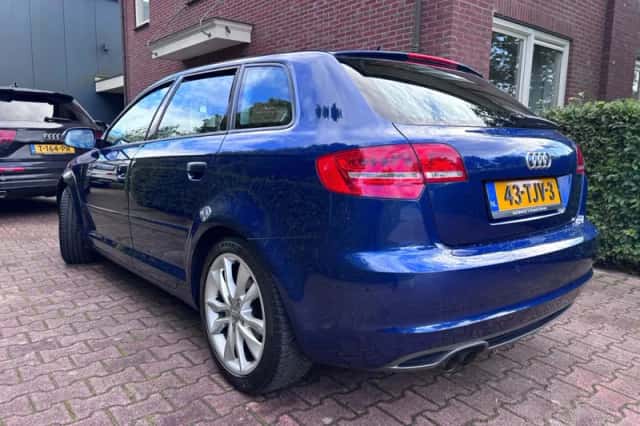 Audi A3 (2012) thumbnail 2