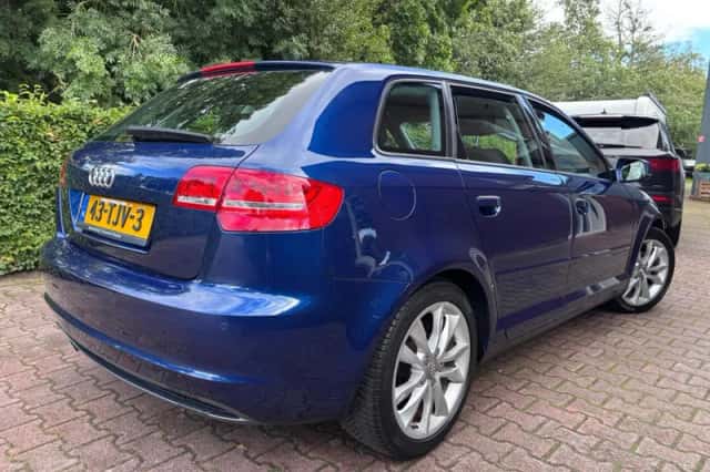 Audi A3 (2012) thumbnail 3