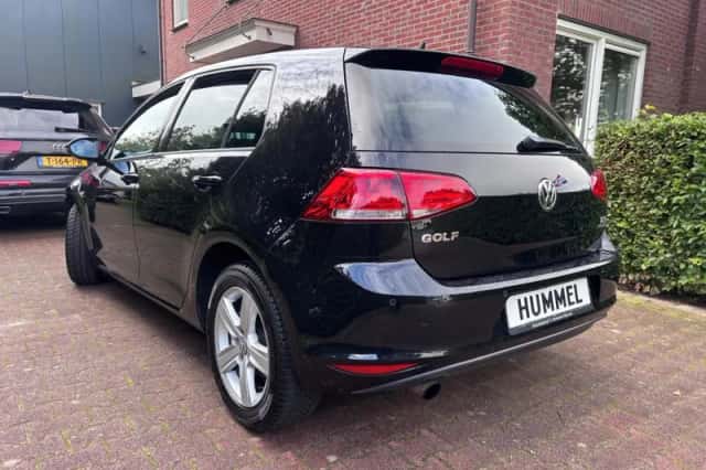 Volkswagen Golf (2013) thumbnail 2