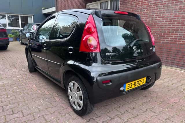 Peugeot 107 (2011) thumbnail 2
