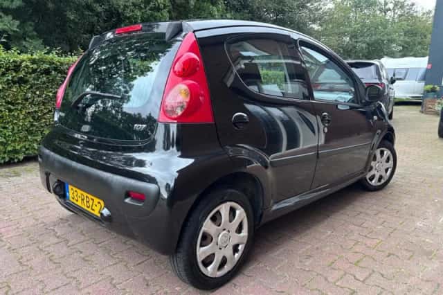 Peugeot 107 (2011) thumbnail 3