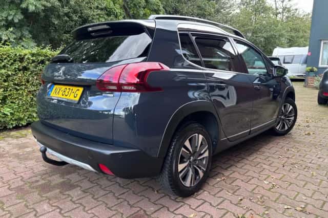 Peugeot 2008 (2017) thumbnail 3