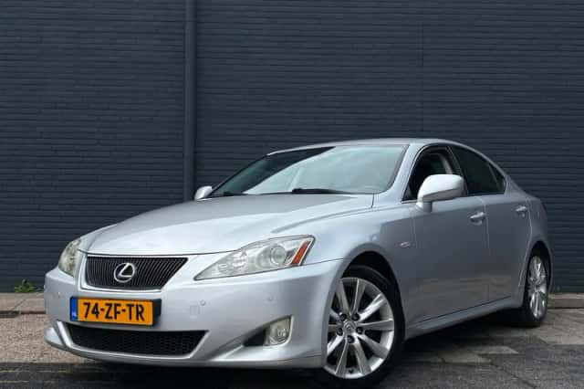 Lexus IS (2008) thumbnail 1