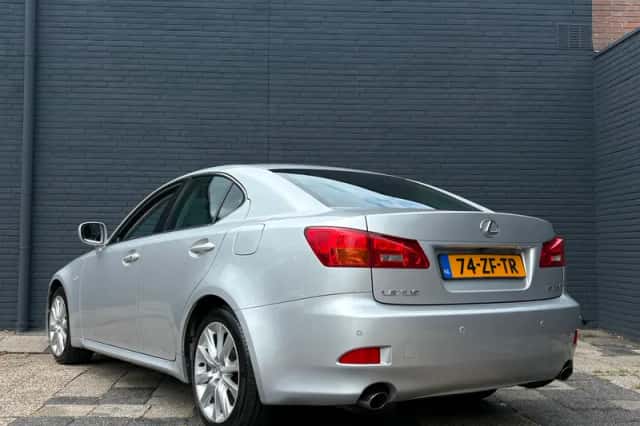 Lexus IS (2008) thumbnail 3