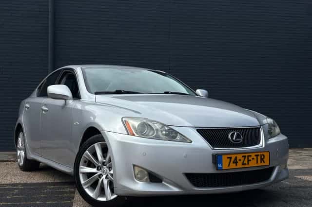 Lexus IS (2008) thumbnail 4