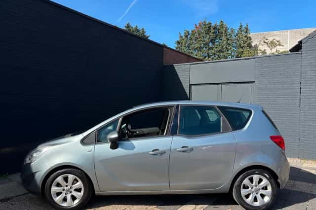 Opel Meriva (2011) thumbnail 2
