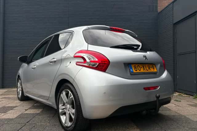 Peugeot 208 (2012) thumbnail 3
