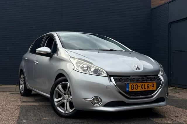 Peugeot 208 (2012) thumbnail 4