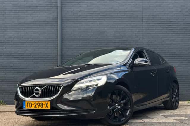 Volvo V40 (2018) thumbnail 1
