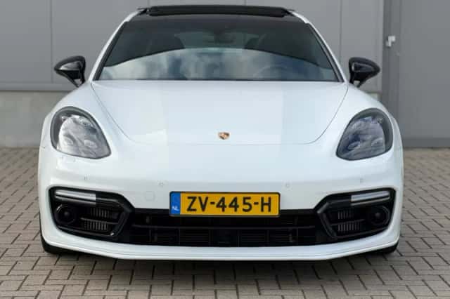 Porsche Panamera (2017) thumbnail 2