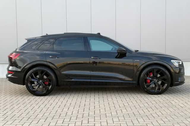 Audi e-tron (2019) thumbnail 6