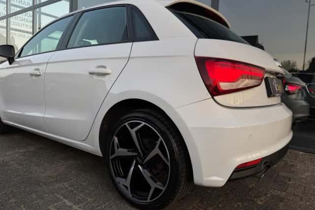 Audi A1 (2017) thumbnail 3