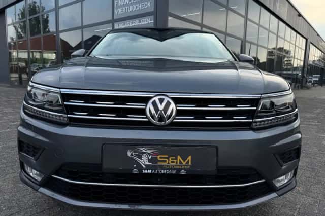 Volkswagen Tiguan (2016) thumbnail 2