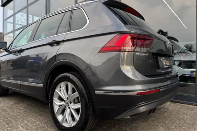 Volkswagen Tiguan (2016) thumbnail 4