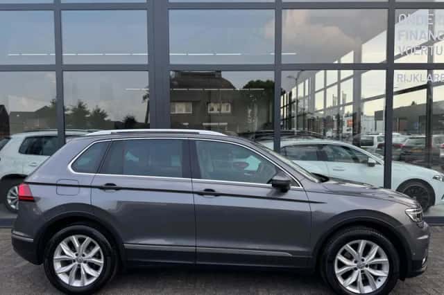 Volkswagen Tiguan (2016) thumbnail 6