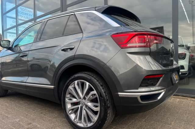 Volkswagen T-Roc (2018) thumbnail 4