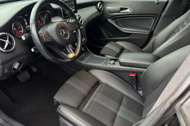Mercedes-Benz CLA-Klasse (2019) thumbnail 2