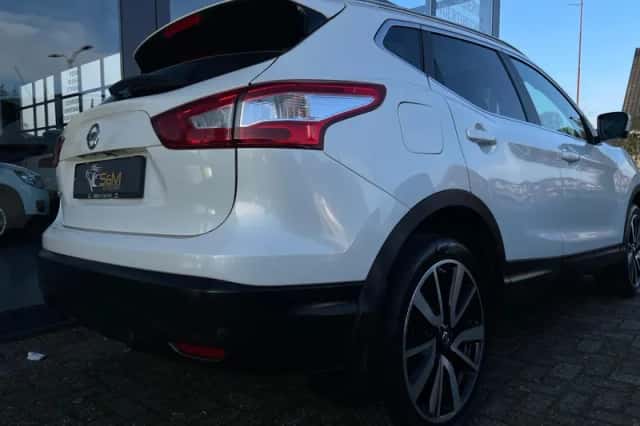 Nissan Qashqai (2016) thumbnail 4