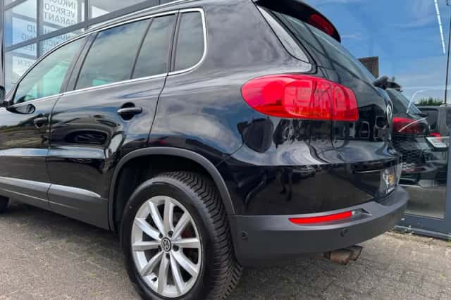 Volkswagen Tiguan (2015) thumbnail 3