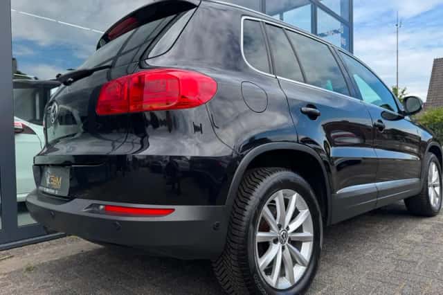 Volkswagen Tiguan (2015) thumbnail 5