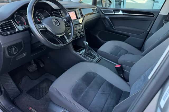 Volkswagen Golf Sportsvan (2015) thumbnail 2