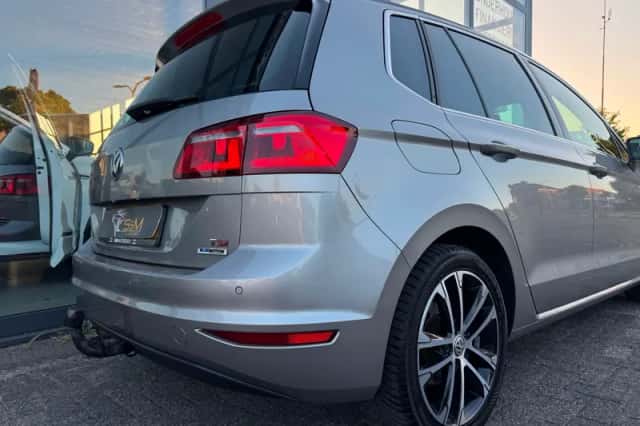 Volkswagen Golf Sportsvan (2015) thumbnail 3
