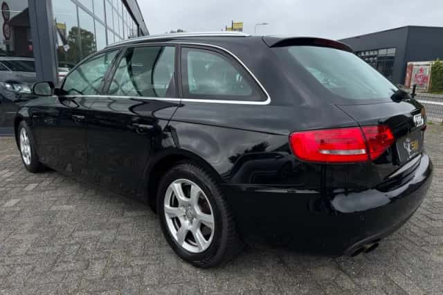 Audi A4 (2009) thumbnail 5