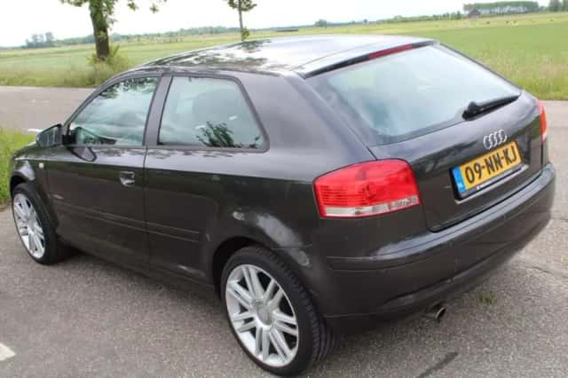 Audi A3 (2004) thumbnail 4
