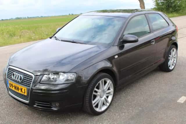 Audi A3 (2004) thumbnail 5