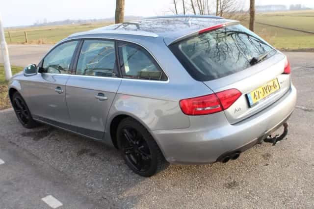 Audi A4 (2009) thumbnail 3