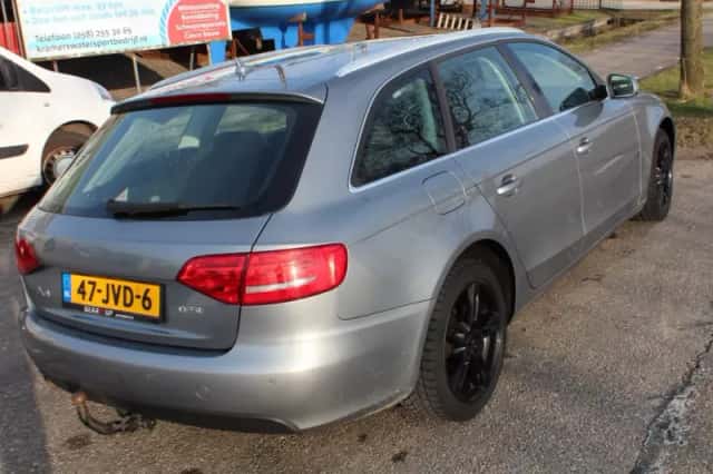 Audi A4 (2009) thumbnail 4