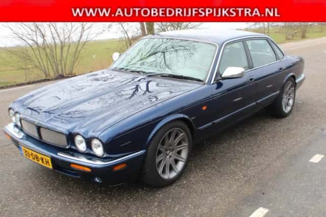 Jaguar XJ (1999) thumbnail 1