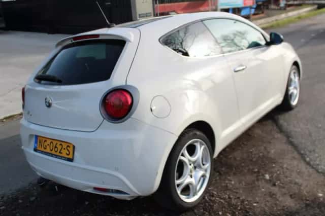 Alfa Romeo MiTo (2014) thumbnail 3