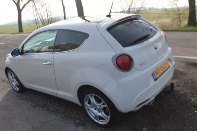 Alfa Romeo MiTo (2014) thumbnail 4
