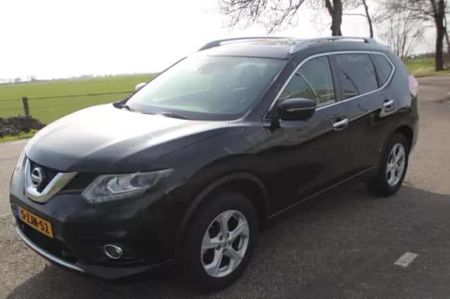 Nissan X-Trail (2015) thumbnail 5