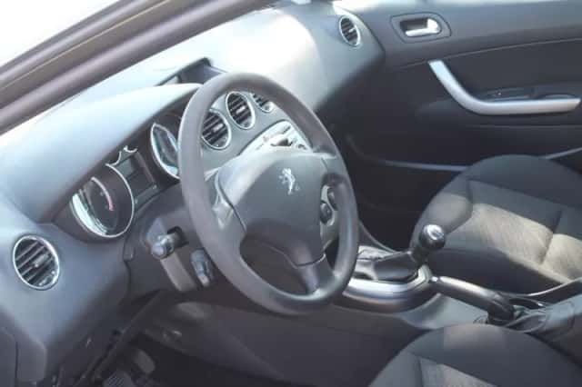 Peugeot 308 (2009) thumbnail 6