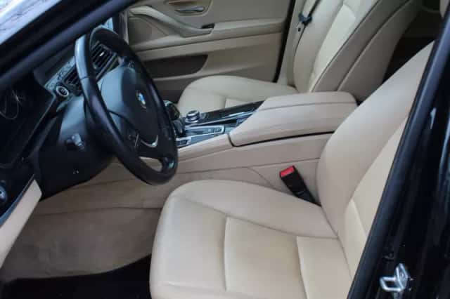 BMW 5-Serie (2011) thumbnail 6