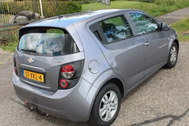Chevrolet Aveo (2012) thumbnail 4