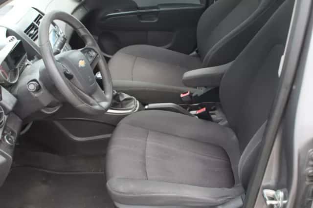 Chevrolet Aveo (2012) thumbnail 5