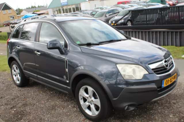 Opel Antara (2007) thumbnail 2