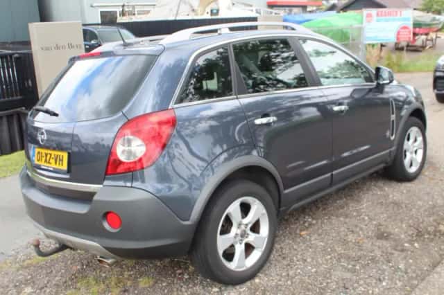 Opel Antara (2007) thumbnail 3
