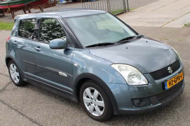 Suzuki Swift (2008) thumbnail 2
