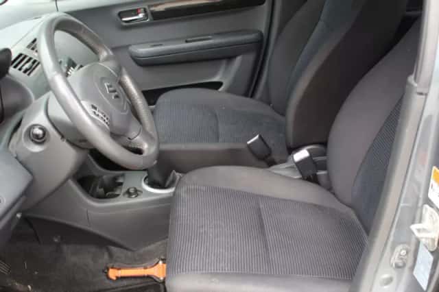Suzuki Swift (2008) thumbnail 6
