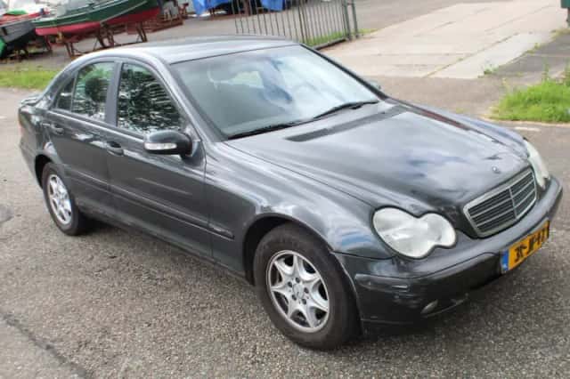 Mercedes-Benz C-Klasse (2002) thumbnail 2