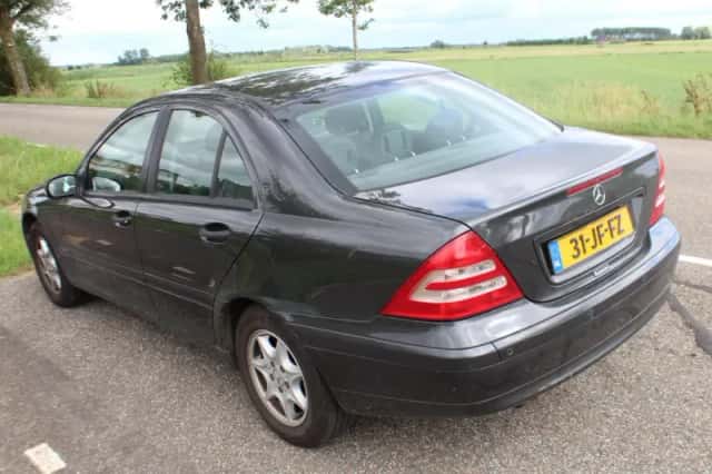 Mercedes-Benz C-Klasse (2002) thumbnail 3