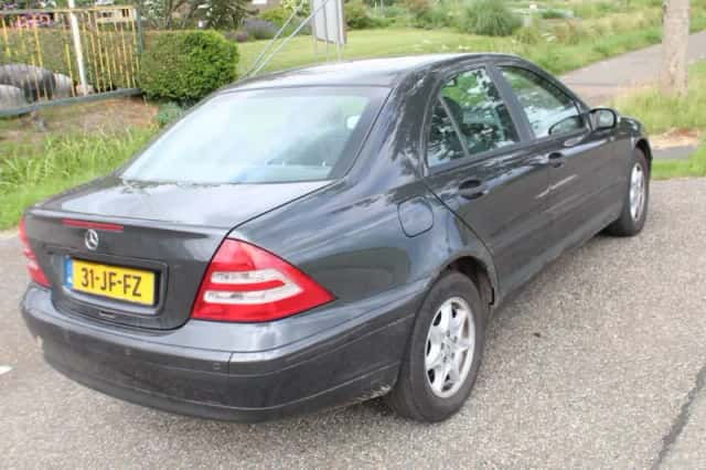 Mercedes-Benz C-Klasse (2002) thumbnail 4