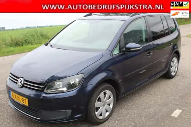 Volkswagen Touran (2013) thumbnail 1