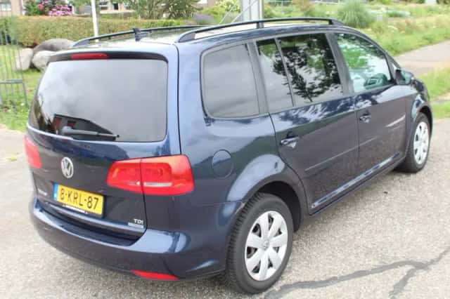 Volkswagen Touran (2013) thumbnail 3