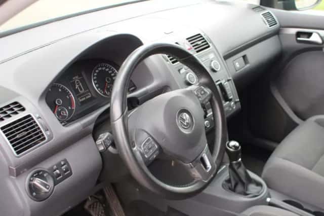 Volkswagen Touran (2013) thumbnail 6